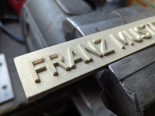Messing Namenschild Relief